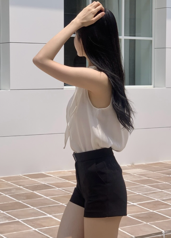 Tie Neck Sleeveless Blouse – Soft Feminine Silhouette