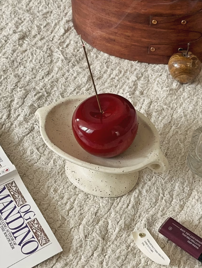 [Carefully handcrafted in Korea] A Delightful Apple Shaped Incense Holder